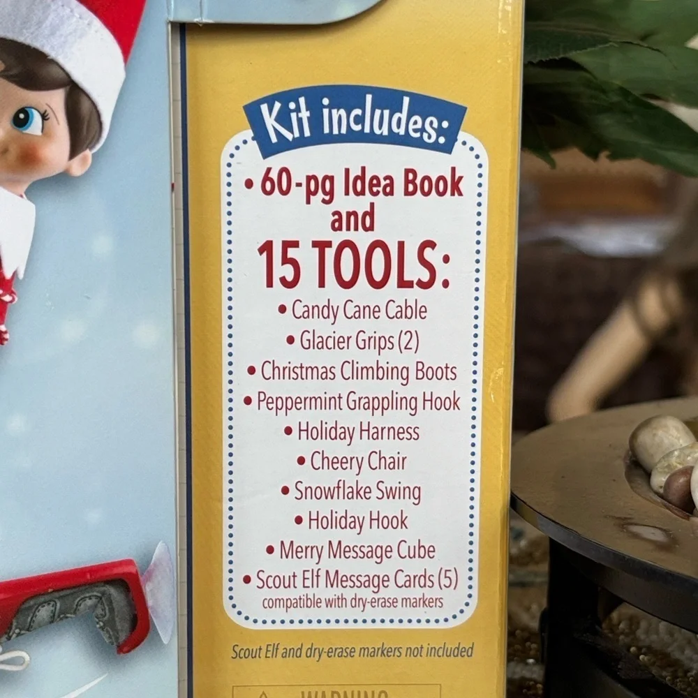 Brand New The Elf on the Shelf Scout Elves At Play Book & Accessory Tool Kit